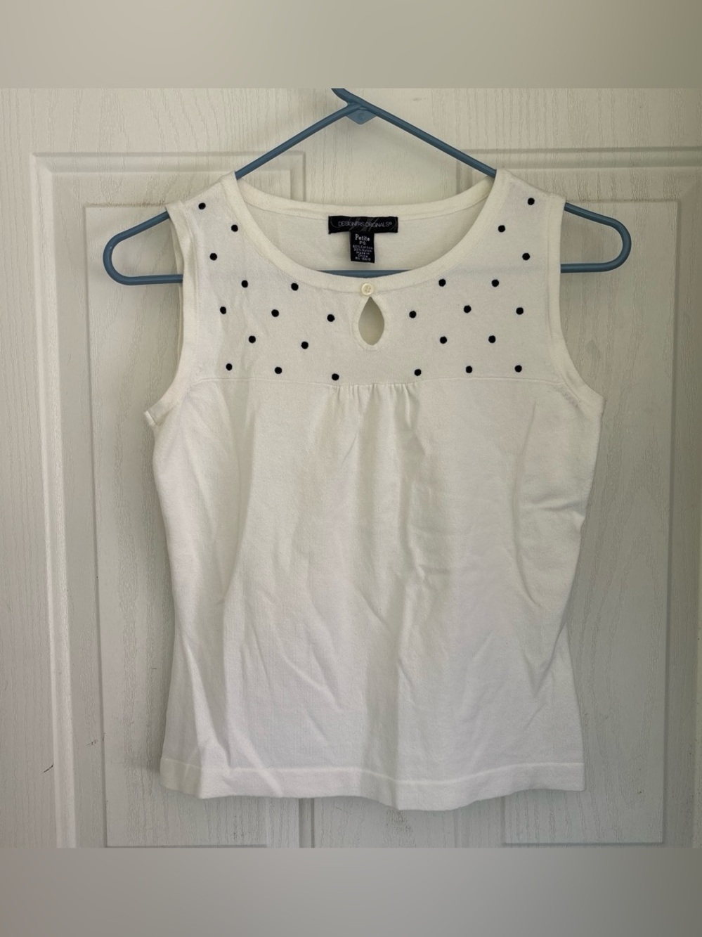 Y2K vintage black polka dot yoke sleeveless top with keyhole cutout